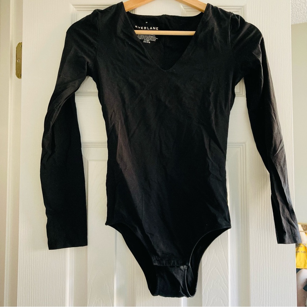 Everlane v neck long sleeve bodysuit